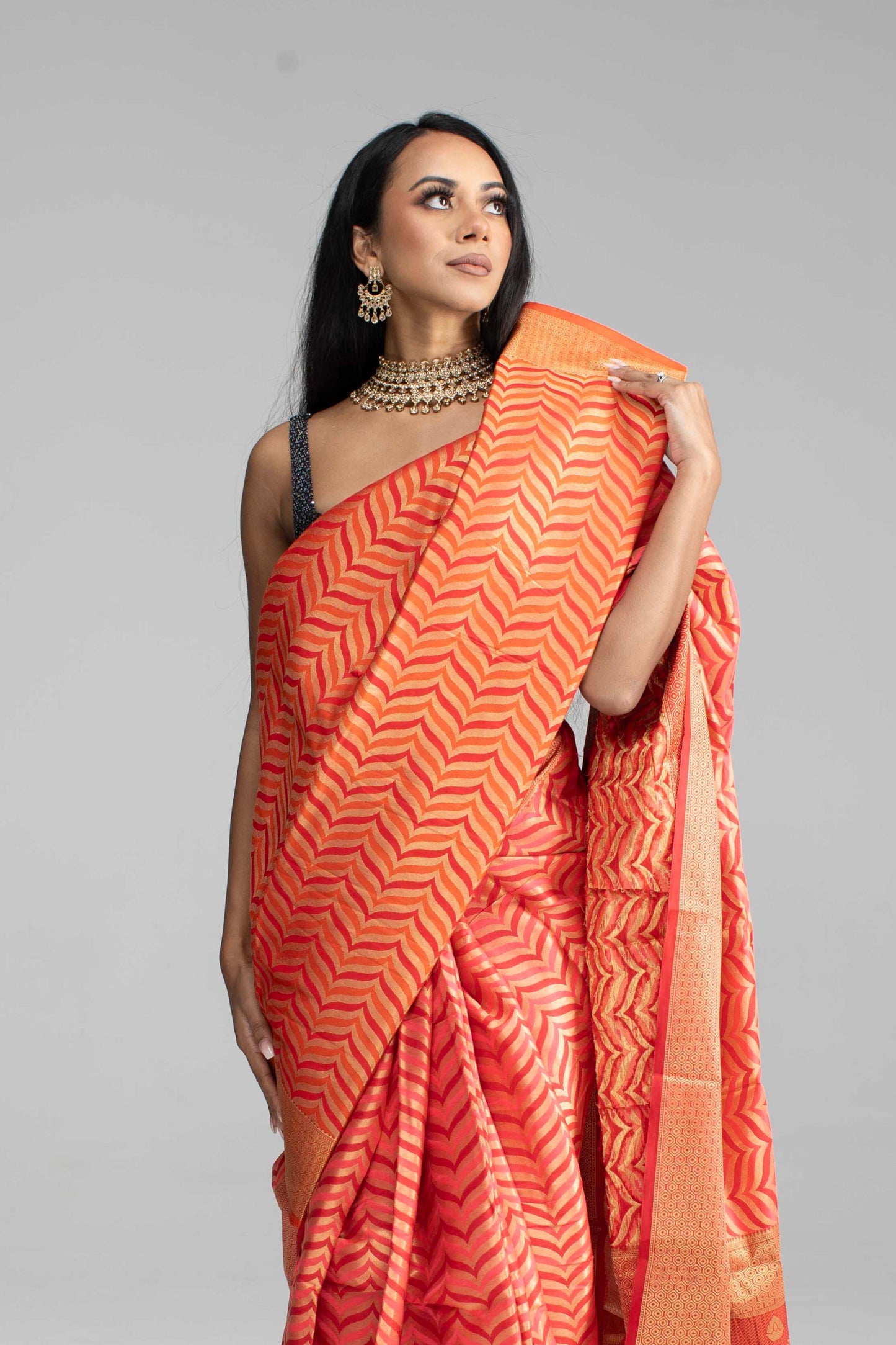 Golden Geometric Wave Patterned Saree