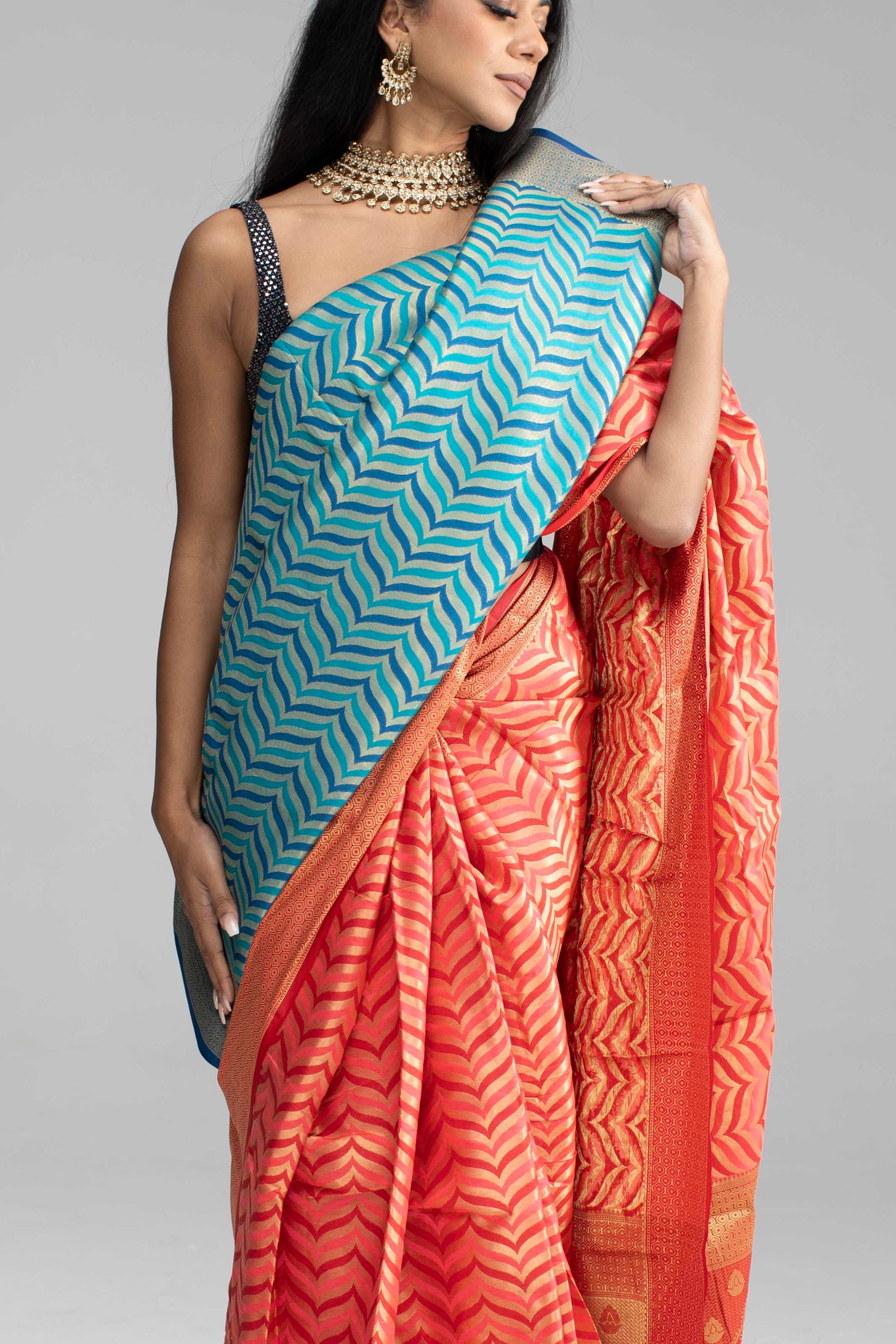 Golden Geometric Wave Patterned Saree
