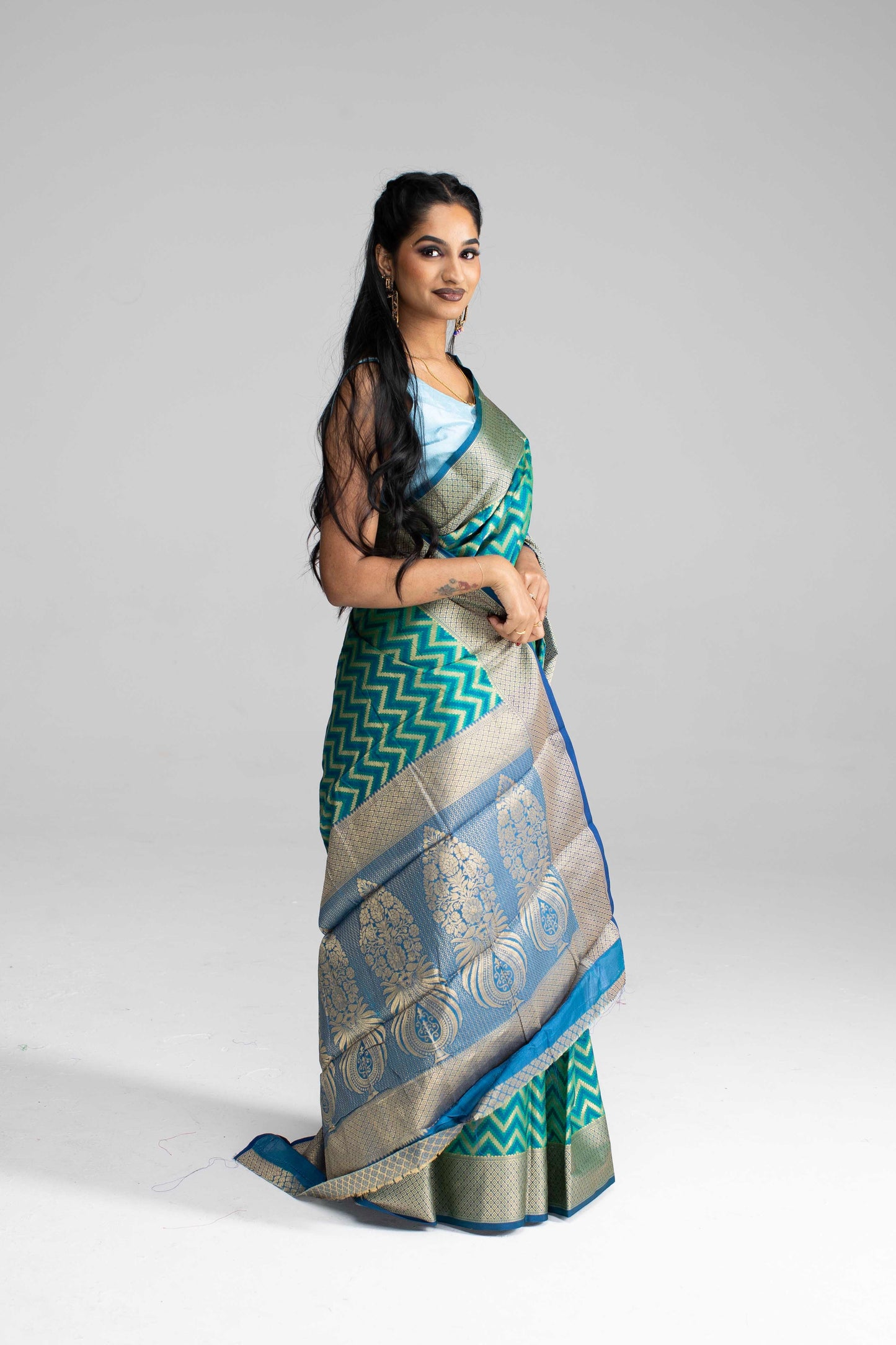 Teal Green and Blue Zigzag Patterned Saree
