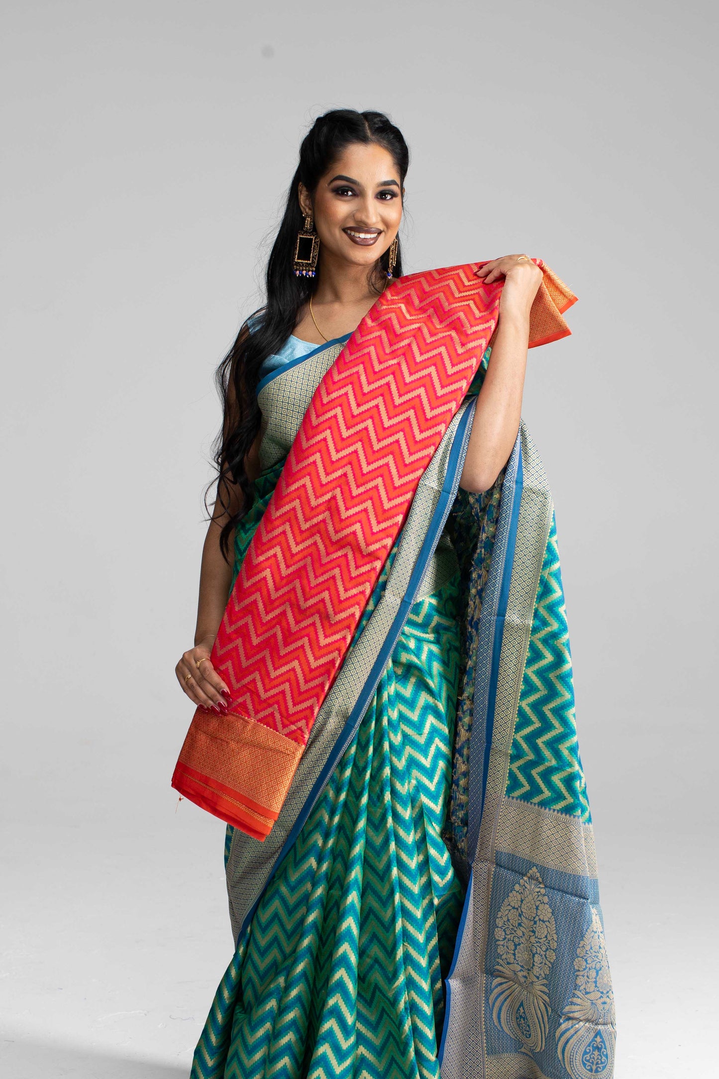 Teal Green and Blue Zigzag Patterned Saree
