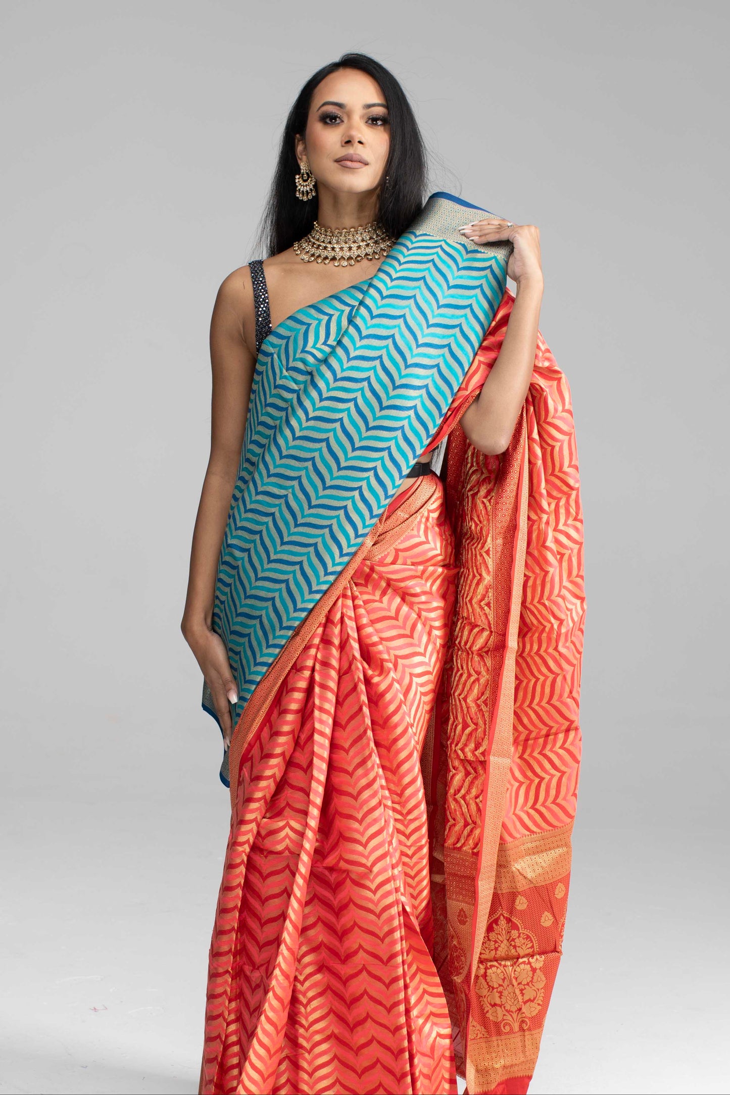 Golden Geometric Wave Patterned Saree